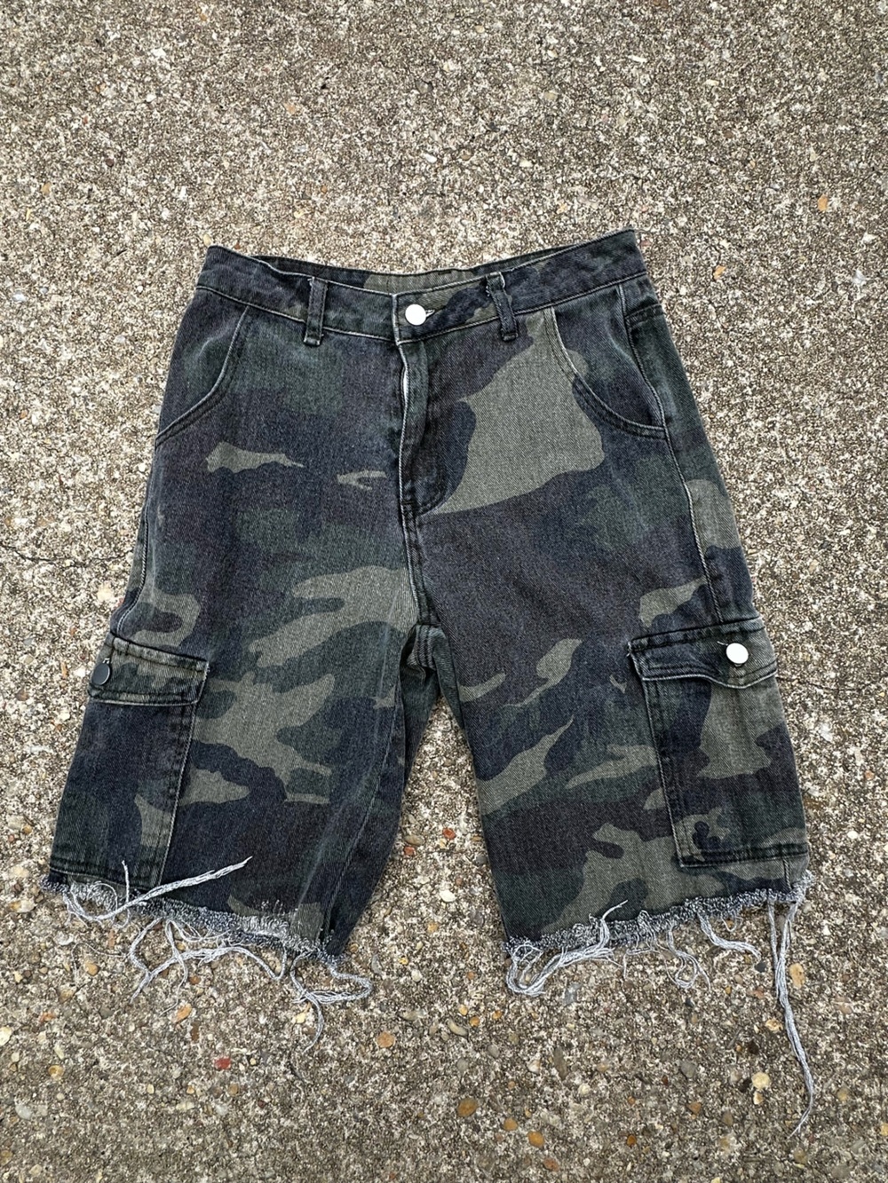 Women’s Camo Cargo shorts